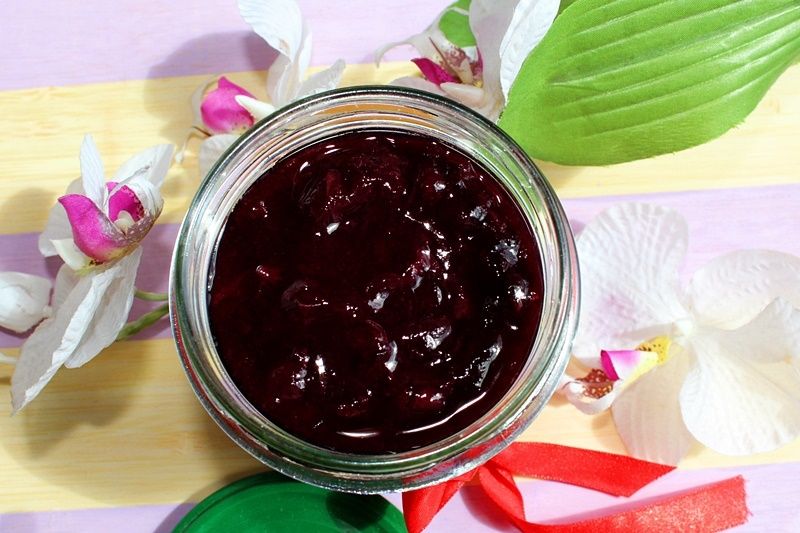 Szybka konfitura z borówki amerykańskiej lub jagód Szybka konfitura z borówki amerykańskiej lub jagód