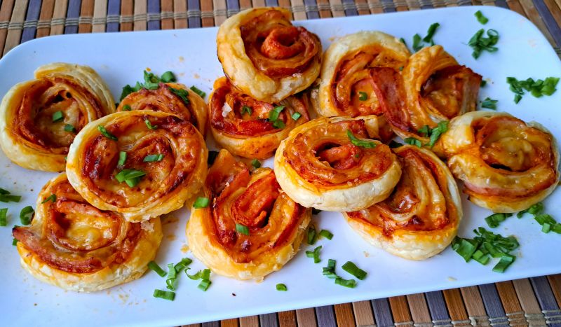 Szybka przekąska z ciasta francuskiego