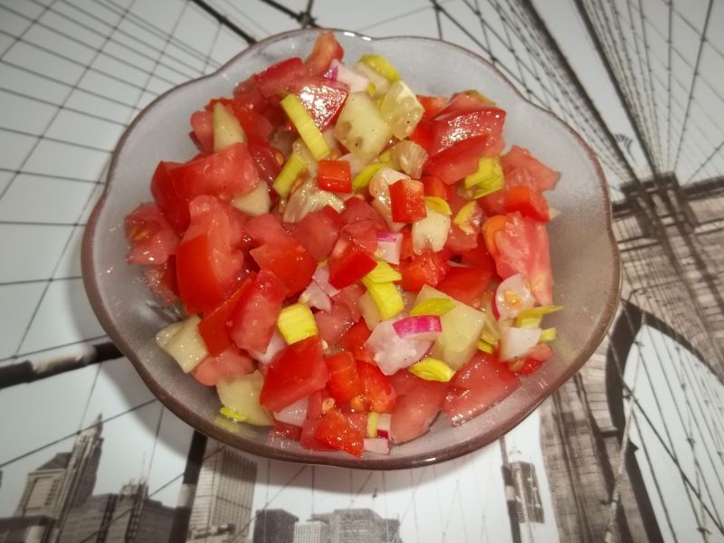 Szybka sałatka do obiadu. Szybka sałatka do obiadu.