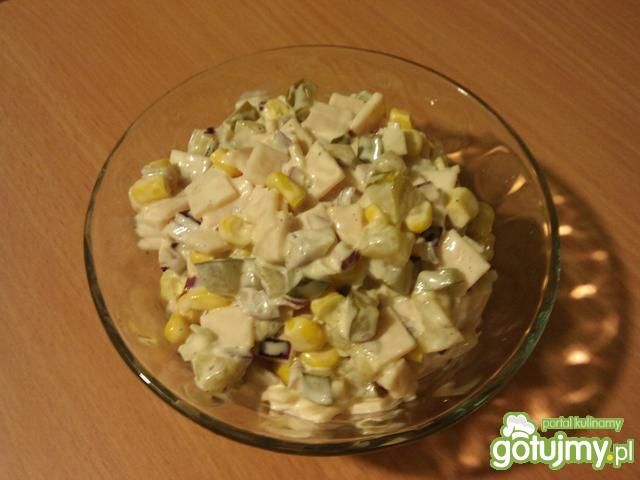 Szybka sałatka konserwowa