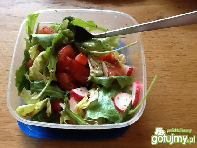 Szybka sałatka na II śniadanie