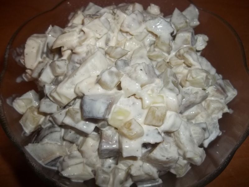 Szybka sałatka  śledziowa