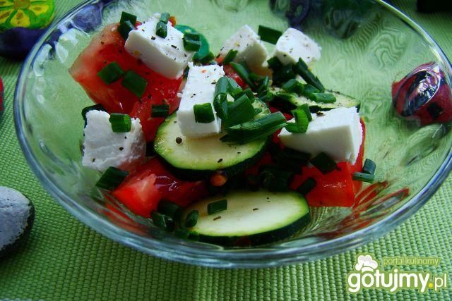 Szybka sałatka z fetą  Szybka sałatka z fetą