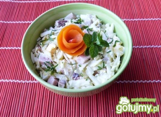 Szybka sałatka z pieczarkami i szynką