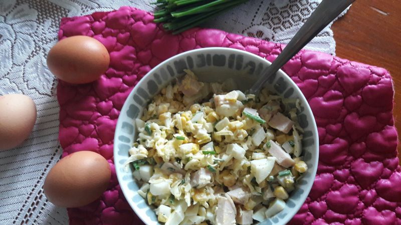 Szybka sałatka z szynką