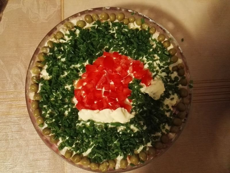 Szybka sałatka z szynką, serem i groszkiem Szybka sałatka z szynką, serem i groszkiem