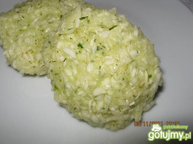 Szybka surówka z białej kapusty.