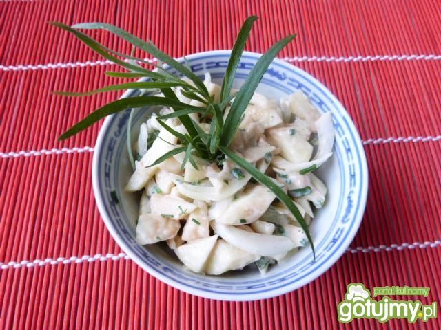 Szybka surówka z jabłek