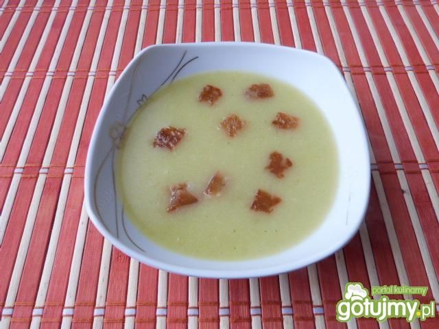 Szybka zupa cebulowa z grzankami