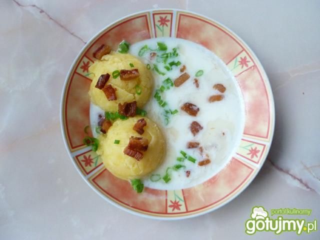 Szybka zupa czosnkowo-ogórkowa 