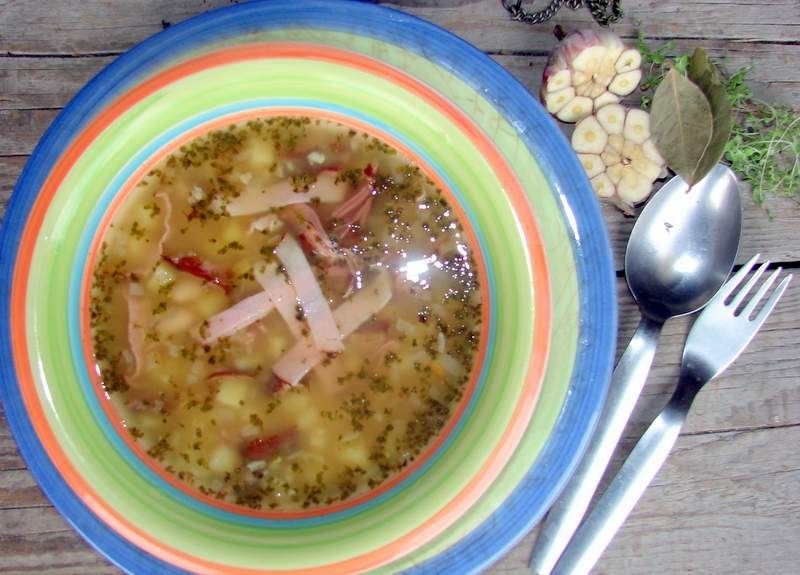 Szybka zupa fasolowa  Szybka zupa fasolowa