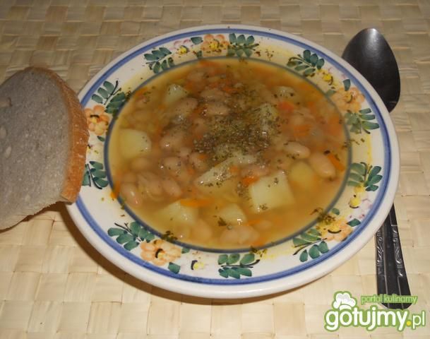 Szybka zupa fasolowa Szybka zupa fasolowa