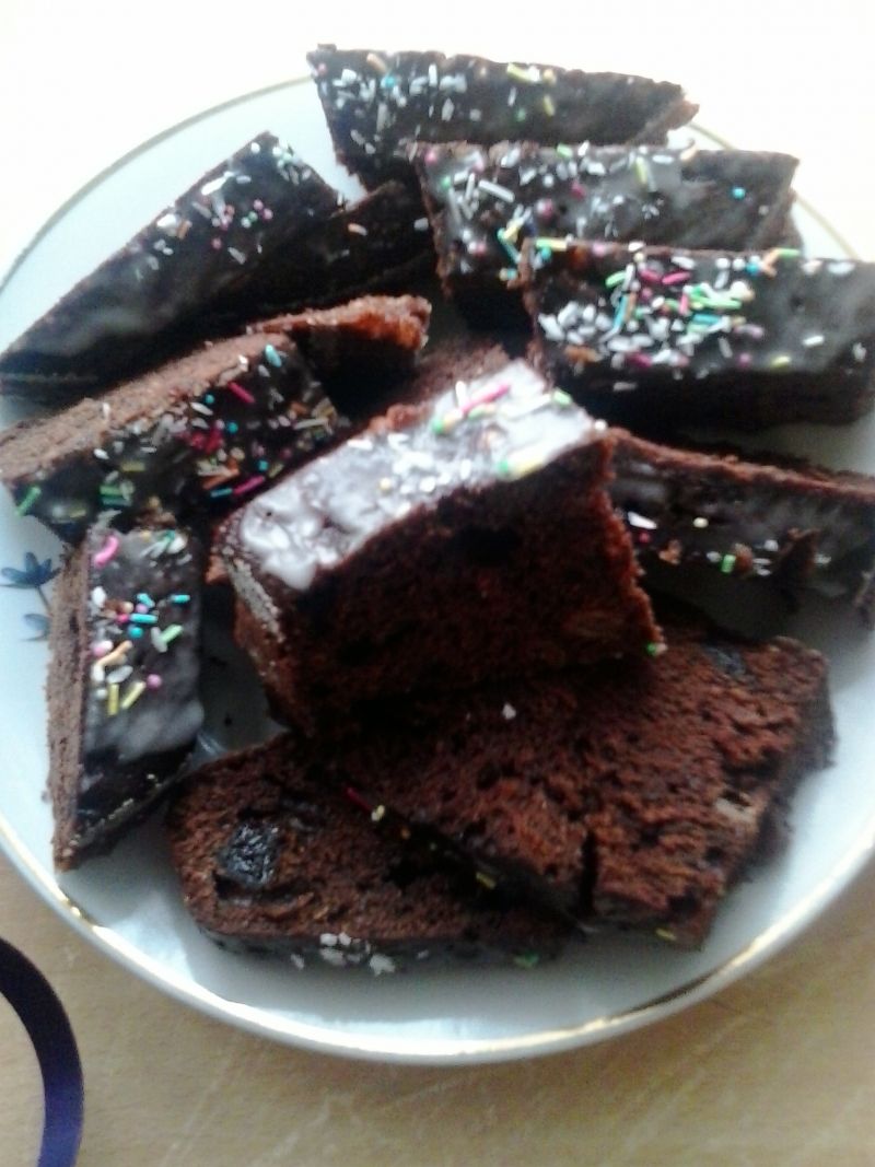 Szybki, ciemny piernik z aromatem rumowym śliwkami