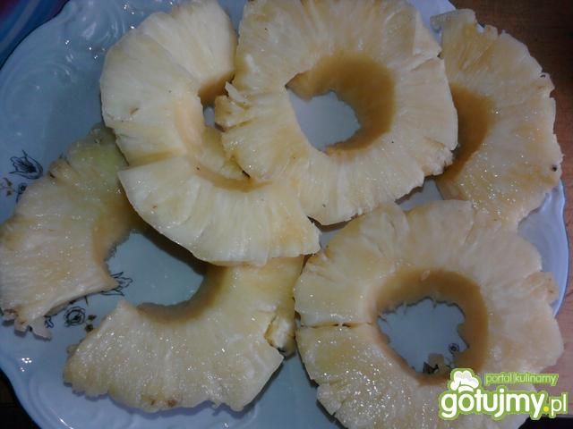 Szybki deser lodowy z ananasem
