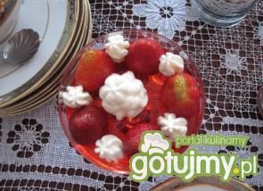Szybki deser na zimno z owocami