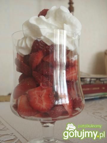 szybki deser truskawkowy szybki deser truskawkowy