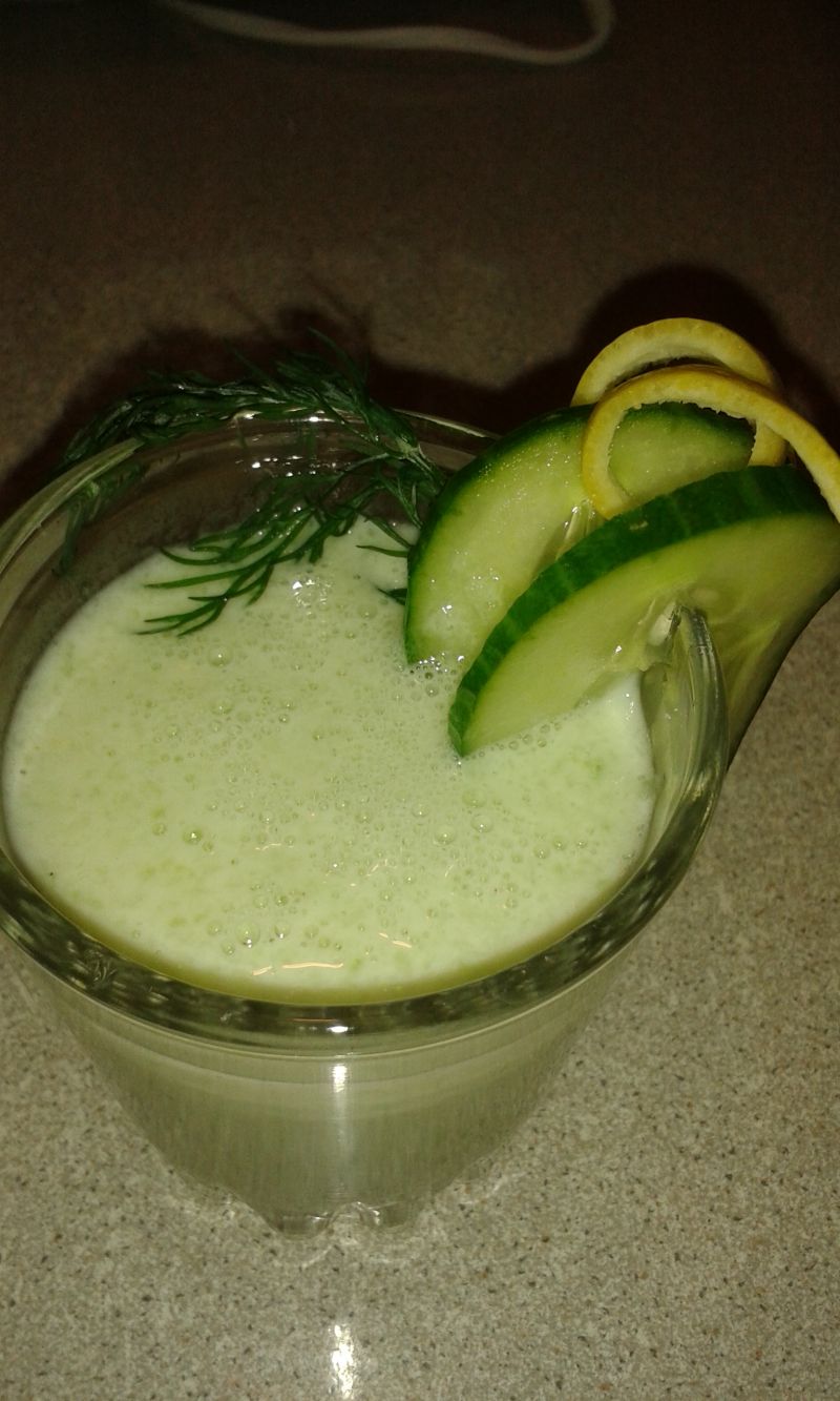 Szybki koktajl ogórkowy