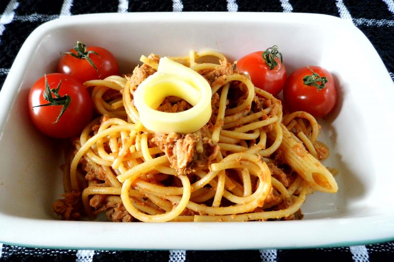 Szybki Makaron z Tuńczykiem i Pesto Szybki Makaron z Tuńczykiem i Pesto