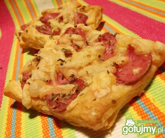Szybki przysmak z ciasta francuskiego