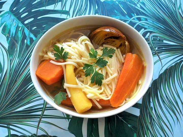 Szybki rosół na piersi z kurczaka