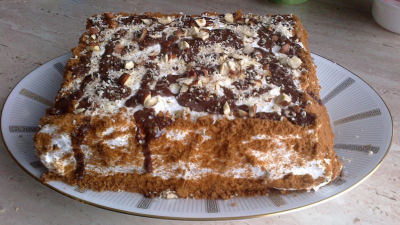 Szybki tort z bitą śmietaną Szybki tort z bitą śmietaną