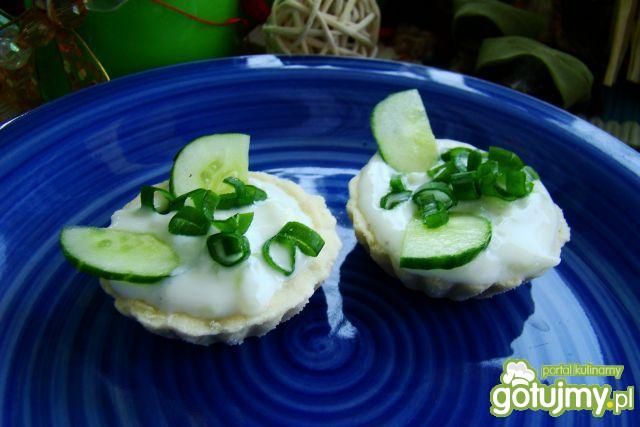 Szybkie babeczki z sosem tzatziki