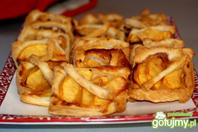 Szybkie ciastka francuskie z owocami Szybkie ciastka francuskie z owocami