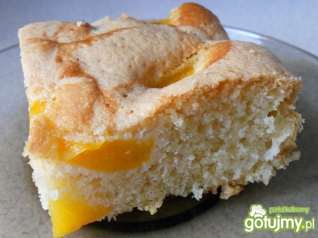 Szybkie ciasto z brzoskwiniami i kokosem