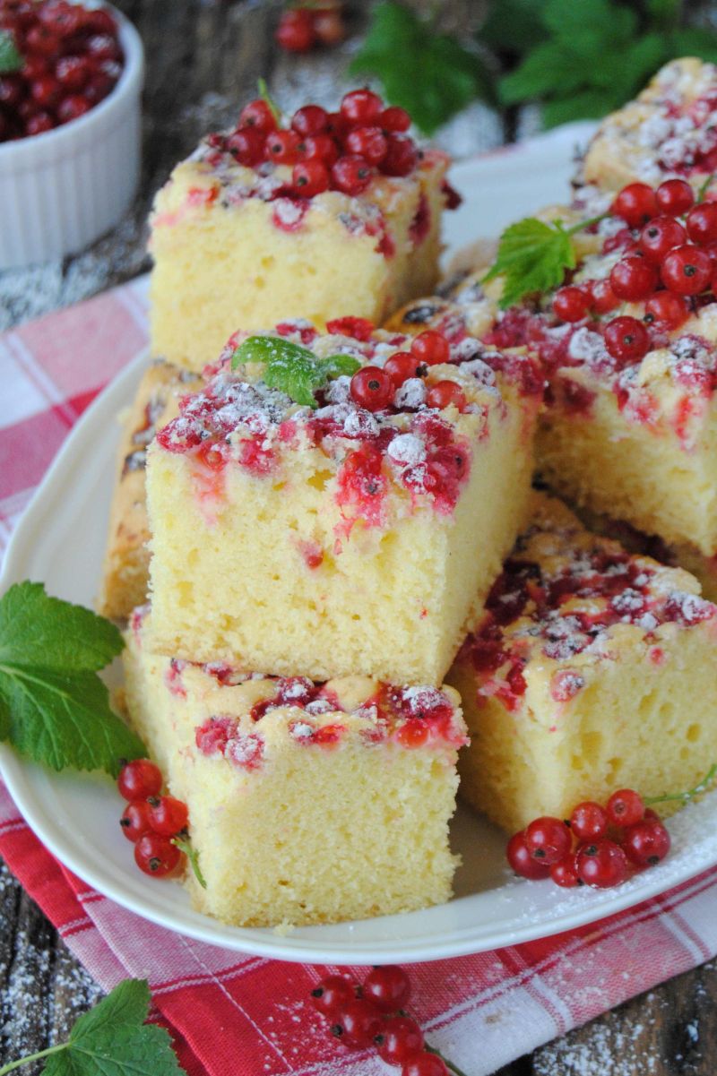 Szybkie ciasto z porzeczkowym wierzchem