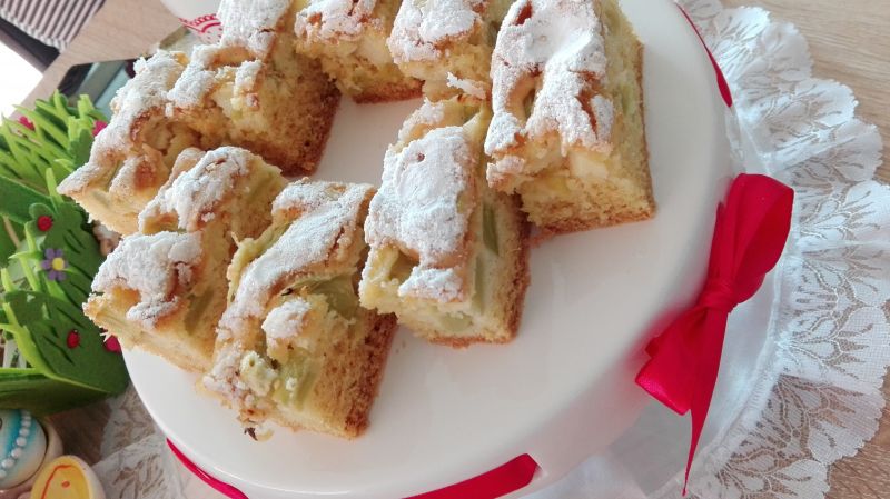 Szybkie ciasto z rabarbarem 