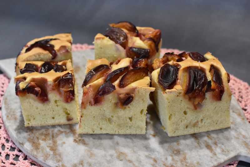 Szybkie ciasto ze śliwkami