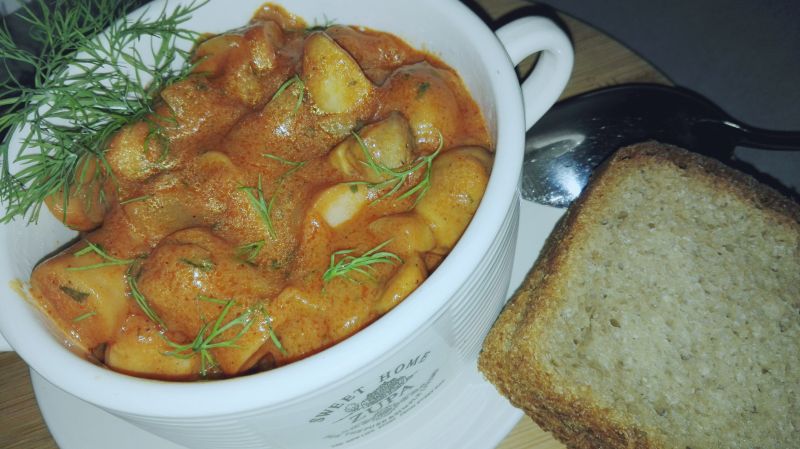 Szybkie danie jednogarnkowe z parówkami