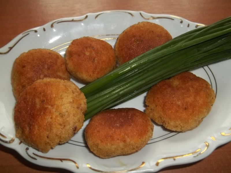 Szybkie kotleciki z bułki tartej i jajek Szybkie kotleciki z bułki tartej i jajek