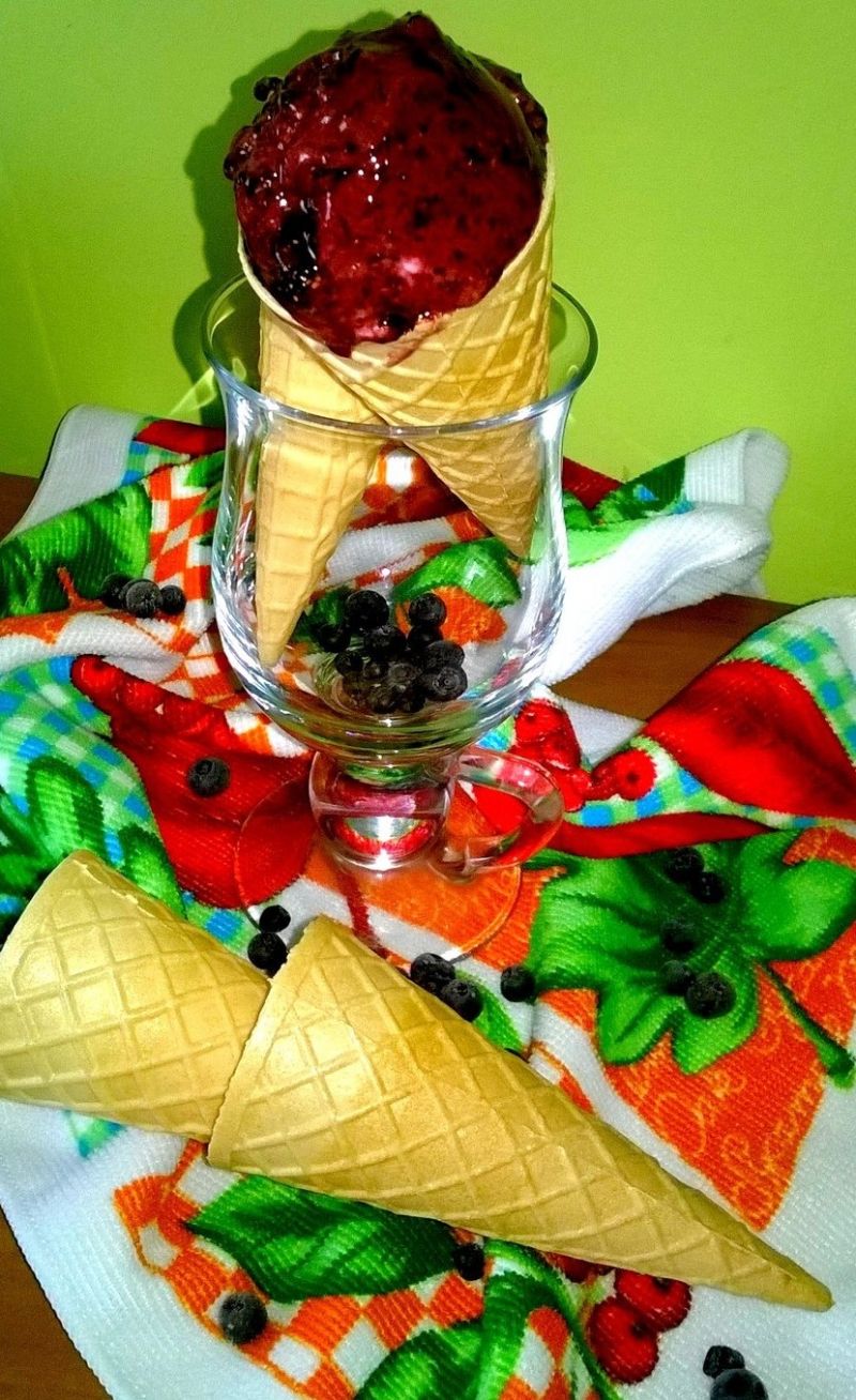 Szybkie lody jagodowe