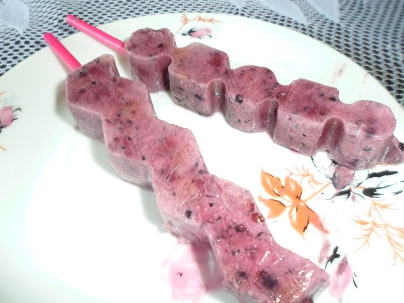 Szybkie lody jeżynowe