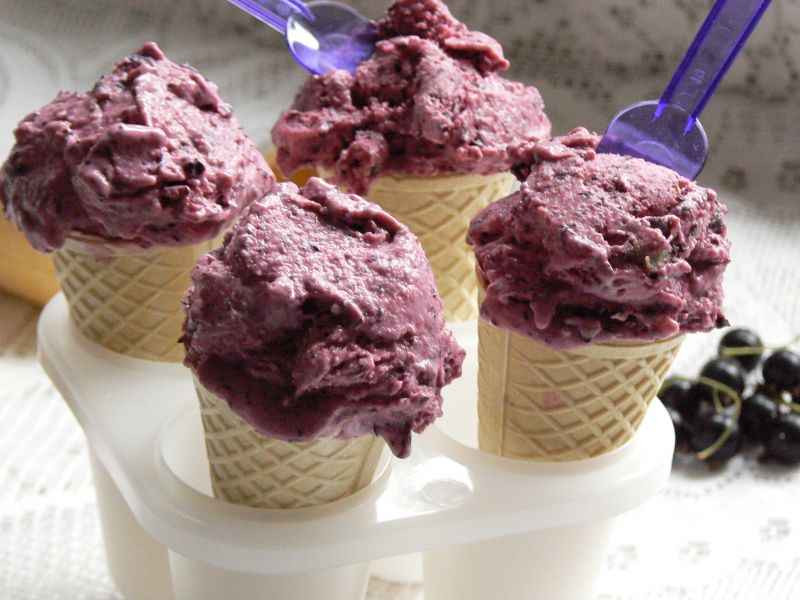 Szybkie lody z czarnej porzeczki Szybkie lody z czarnej porzeczki