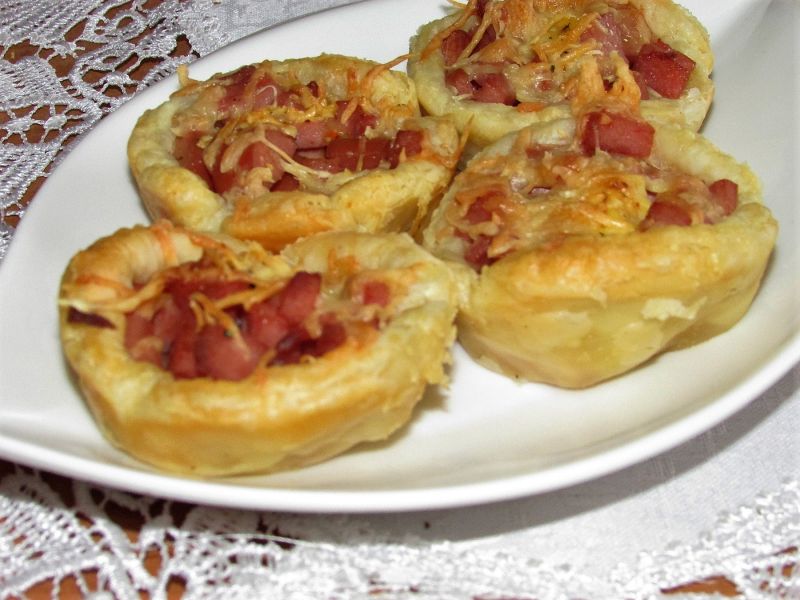 Szybkie muffinki z parówką i mielonką