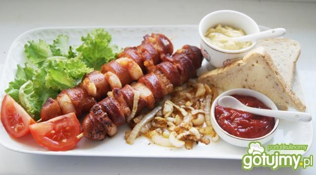 Szybkie szaszłyki z kiełbasy 