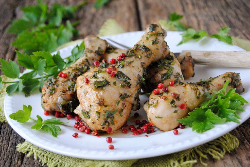 Szybkie z smaczne podudzia z lubczykiem Szybkie z smaczne podudzia z lubczykiem