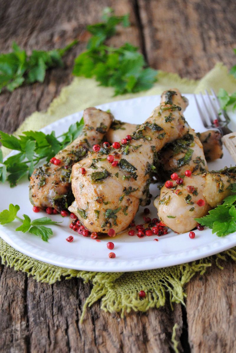 Szybkie z smaczne podudzia z lubczykiem Szybkie z smaczne podudzia z lubczykiem