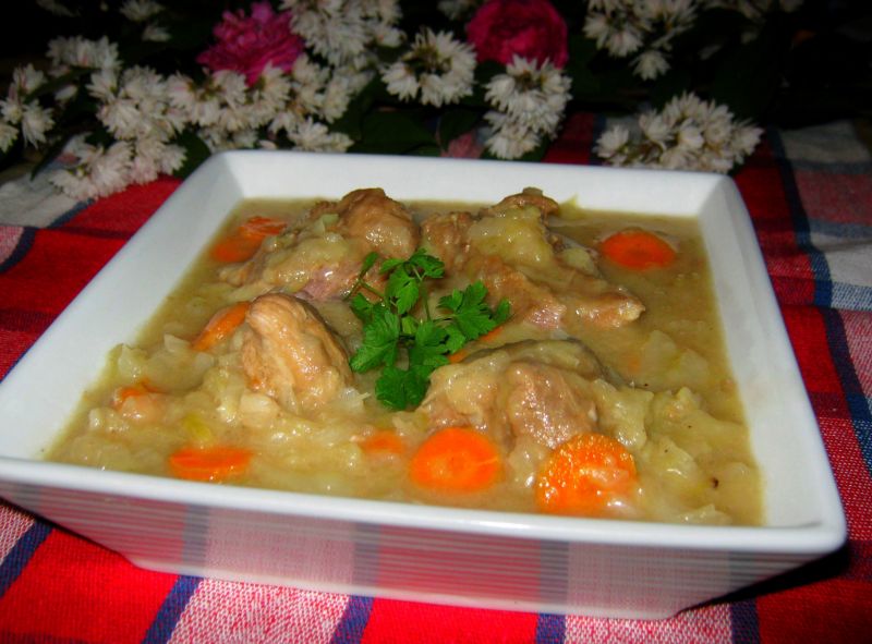 Szynka duszona w kapuście Szynka duszona w kapuście