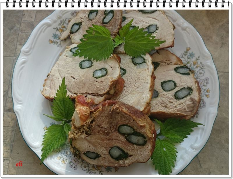 Szynka Eli szpikowana słoniną i pokrzywą