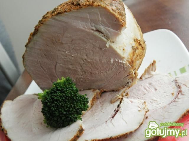 Szynka pieczona z jałowcem. Szynka pieczona z jałowcem.