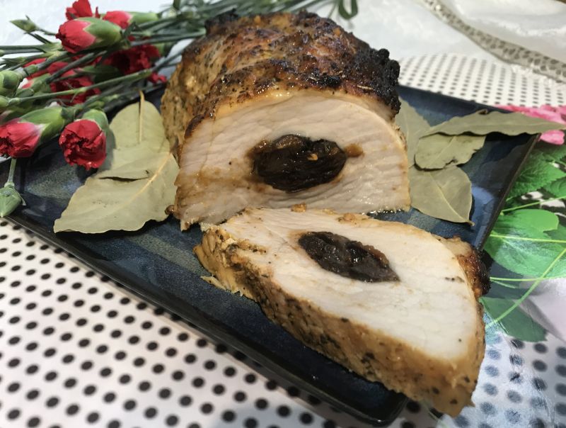 Szynka pieczona ze śliwkami Szynka pieczona ze śliwkami