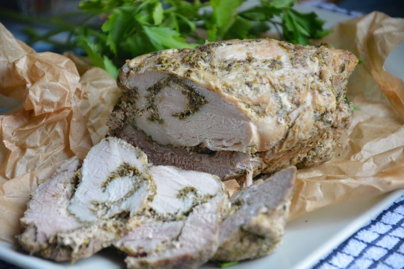 Szynka rolowana z majerankiem i oregano  Szynka rolowana z majerankiem i oregano