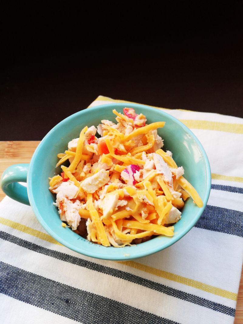 Szynka sałatka z pieczonego kurczaka i papryki Szynka sałatka z pieczonego kurczaka i papryki