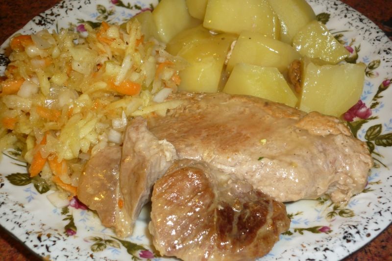 Szynka w mięsnym sosie Szynka w mięsnym sosie