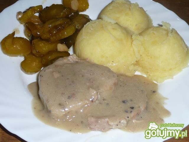 Szynka w sosie cebulowym 