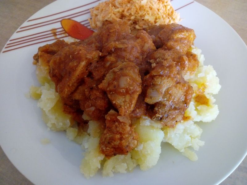 Szynka w sosie pomidorowym