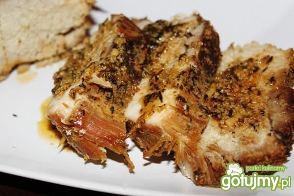 Szynka w ziolach i wytrawnym winie Szynka w ziolach i wytrawnym winie